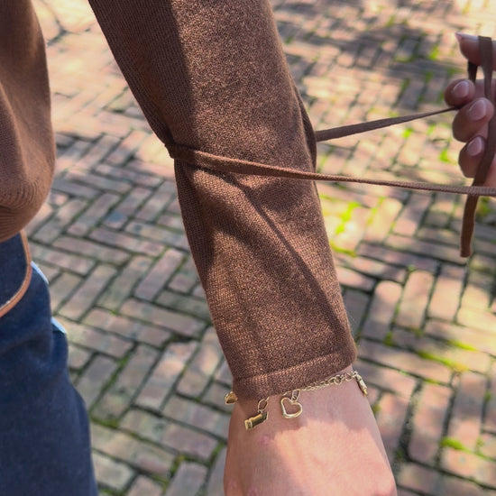 How to tie sleeve detail